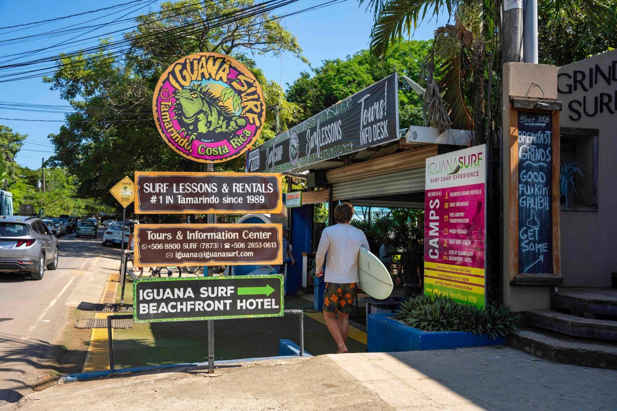Iguana Surf Camp Hotel Tamarindo Exterior photo