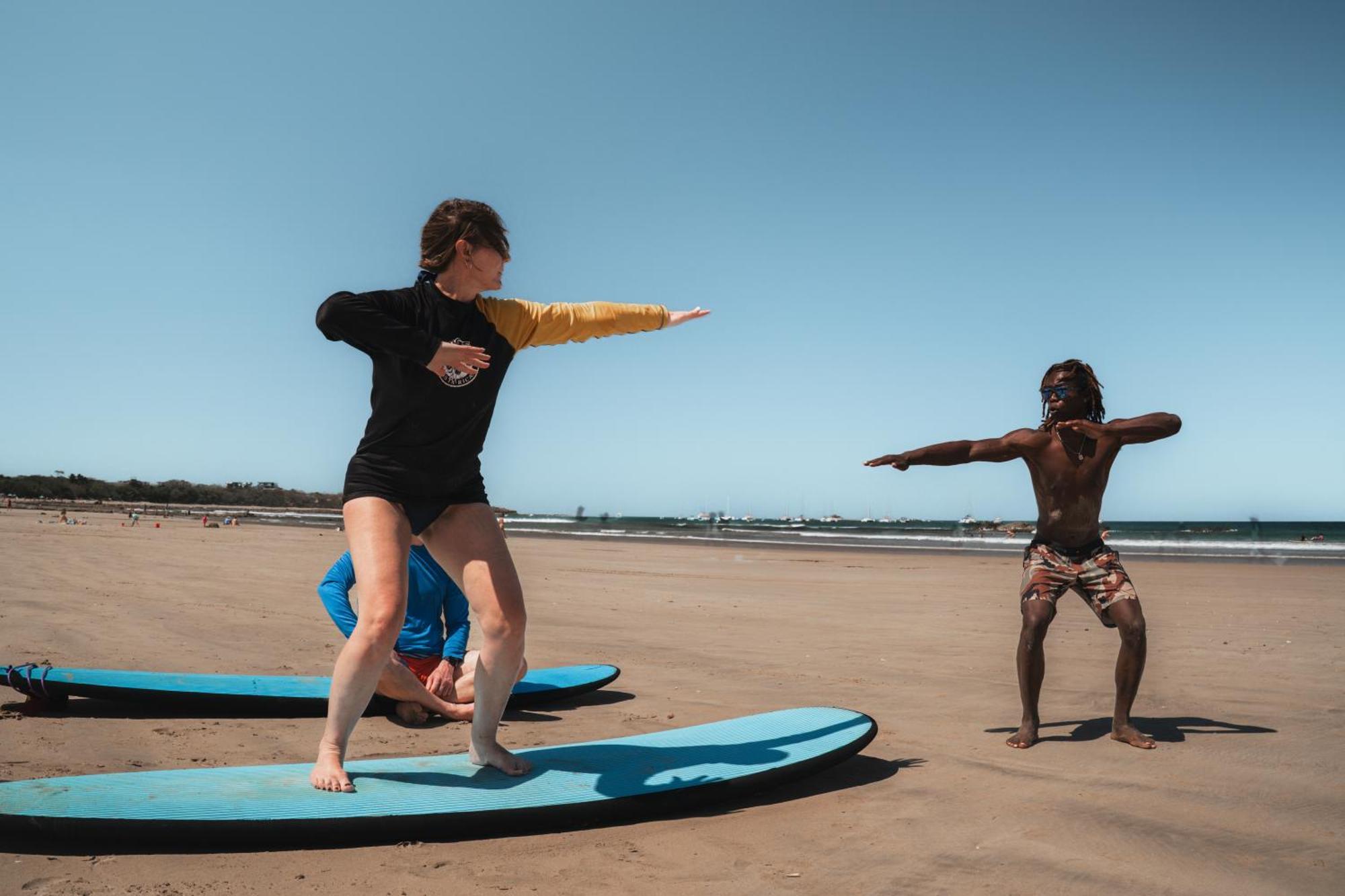 Iguana Surf Camp Hotel Tamarindo Exterior photo